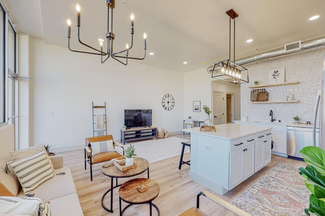 Building Photo - 223 Sierra Dr SE Unit C1