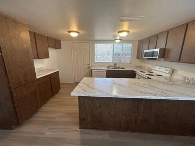 Building Photo - 9312 N 74th Dr