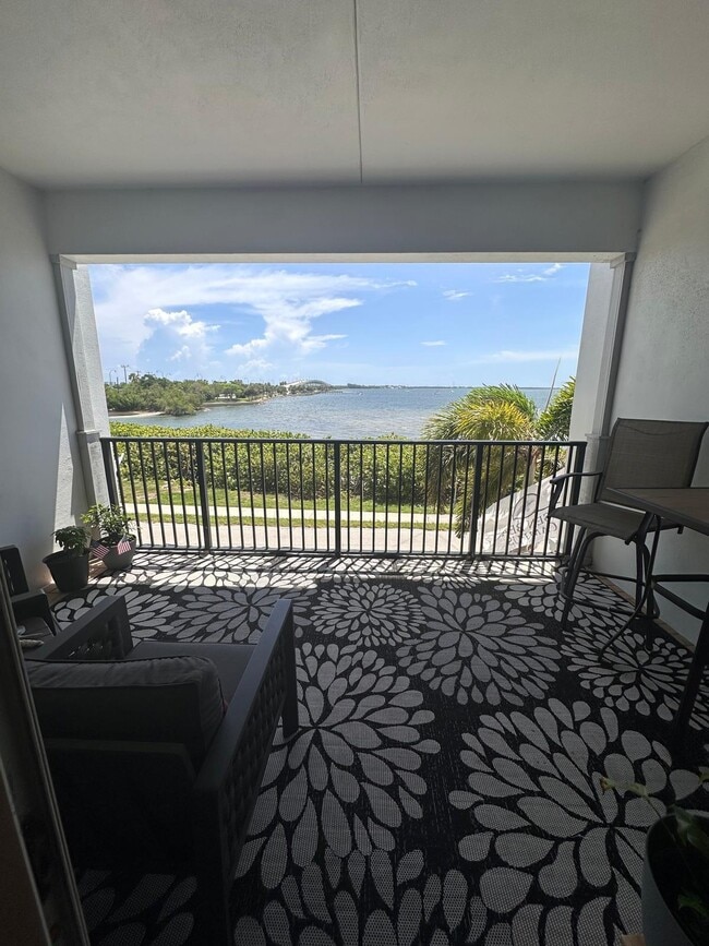 Photo - 3702 NE Indian River Dr