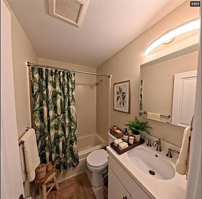 Photo - 21 Greenwood St Unit 13R