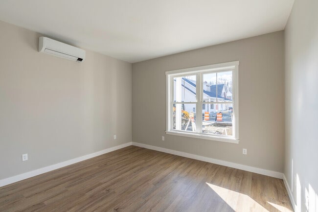 Photo - 2 Jones Xing