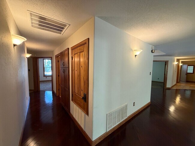 Photo - Beautiful 3 Bedroom Single Story Custom Home Plus Office Available Near Tramway Blvd NE & I-40!