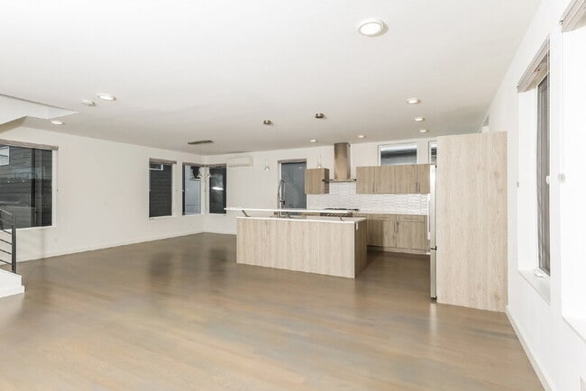 Photo - 824 NW 53rd St