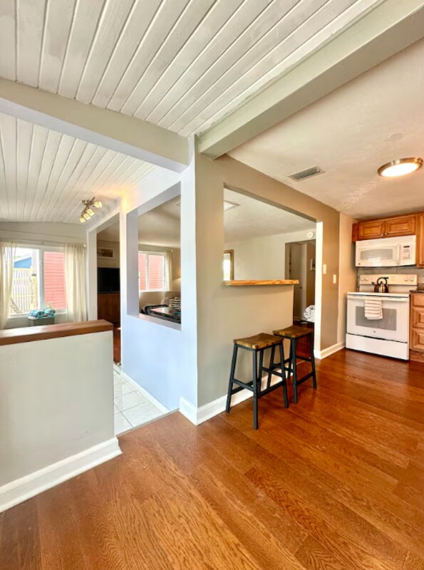 10548 Lake Dr Unit B