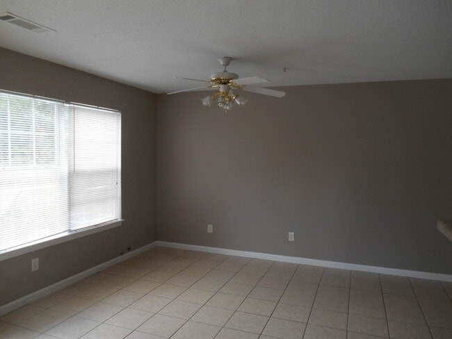 Photo - 135 Swaying Pine Ct