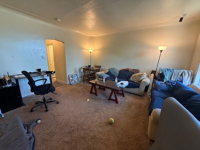 Photo - 214 E 8th St