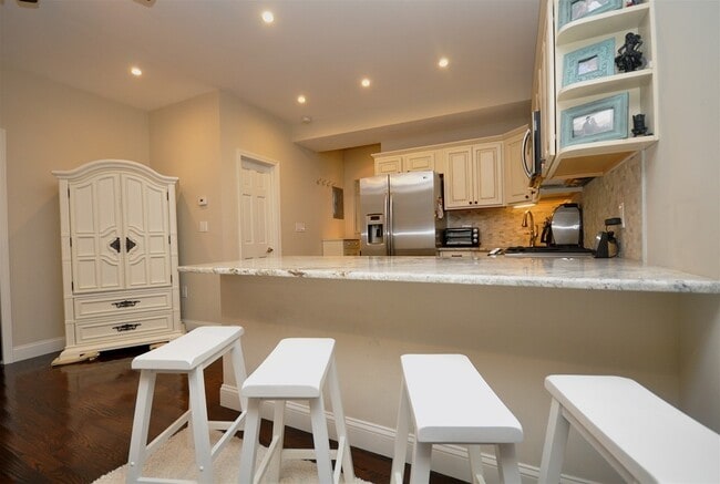 Photo - 531 Beacon St Unidad G