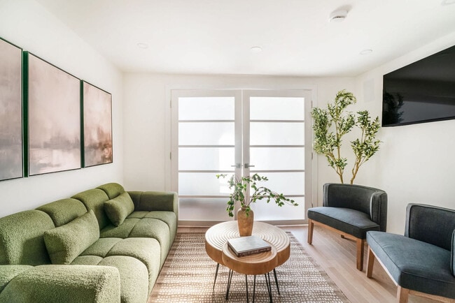 Building Photo - 335 E 22nd St Unit ID1356853P