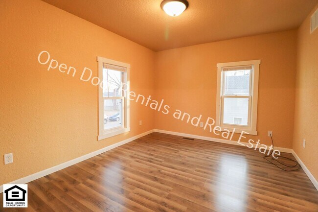 Photo - 110 S Walsh St Unidad 110 1/2 S Walsh st