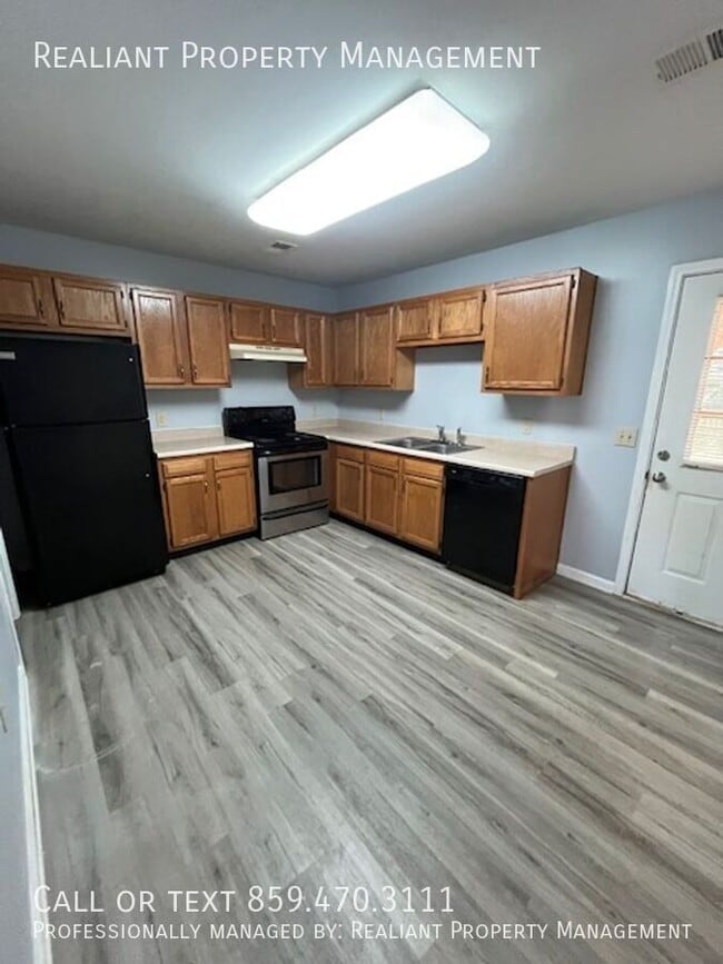 Building Photo - 212 Coburn- Rental