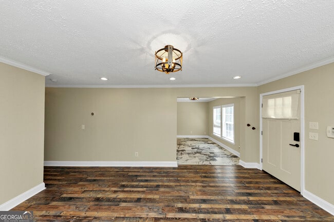 Photo - 1810 Evans Dr SW