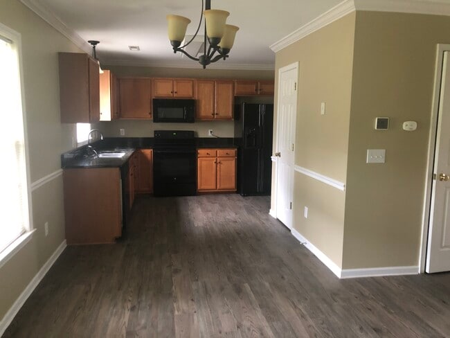 Photo - 6220 Spurgeon Way