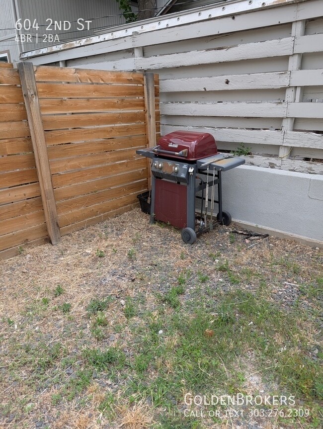 Photo - 604 2nd St