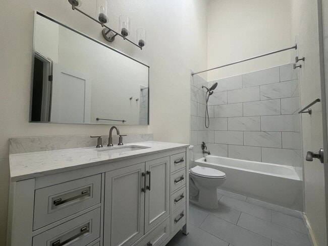 Photo - Sedgewood Way