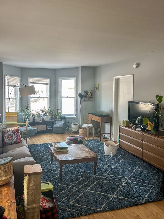 Photo - 62 Intervale Ave