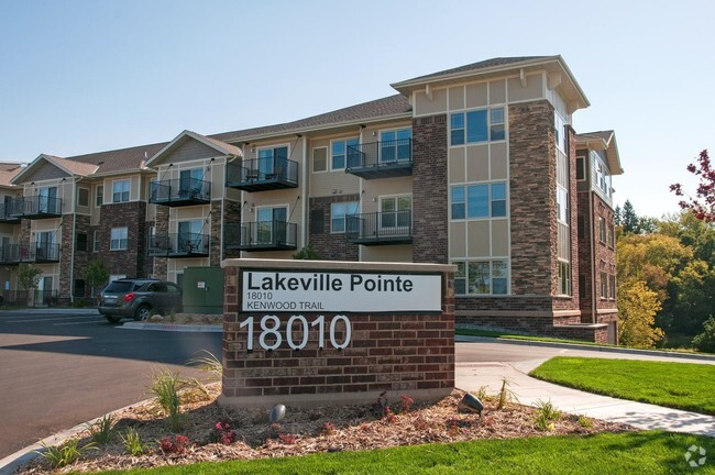 Building Photo - Lakeville Pointe Apartments