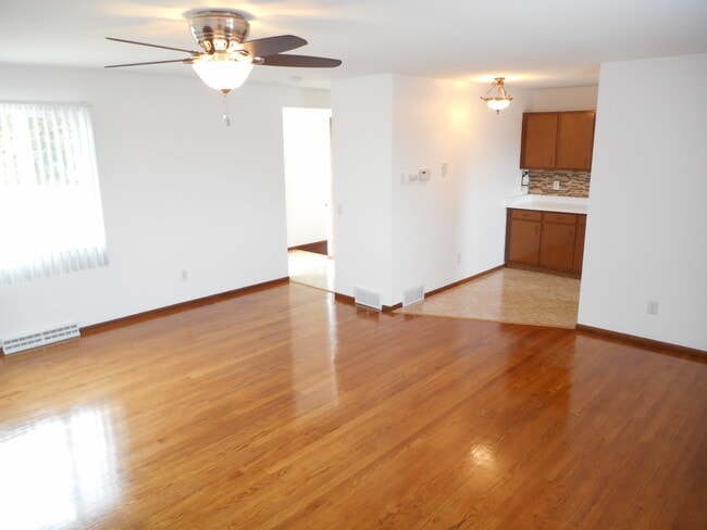 Photo - 1613 Reetz Rd