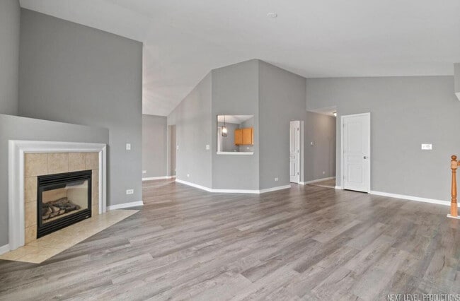 Photo - 533 Metropolitan St