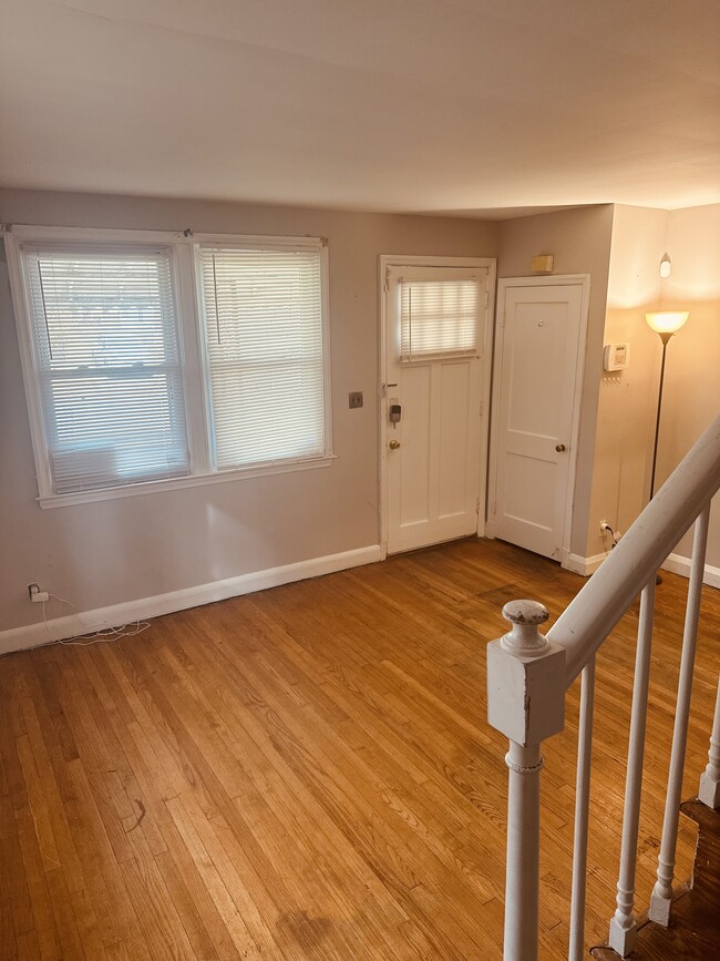 Photo - 3329 Ingleside Ave