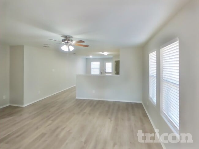 Photo - 439 Eisenhower Ln