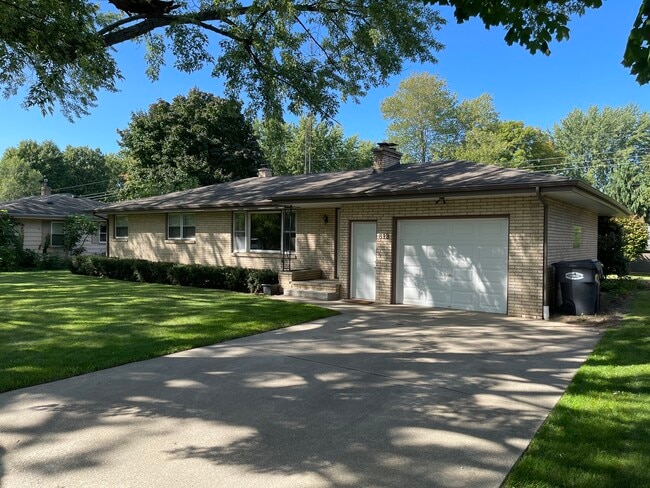Photo - 813 Clemens Ave