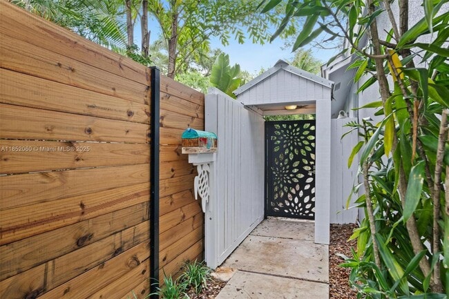 Photo - 2558 Trapp Ave