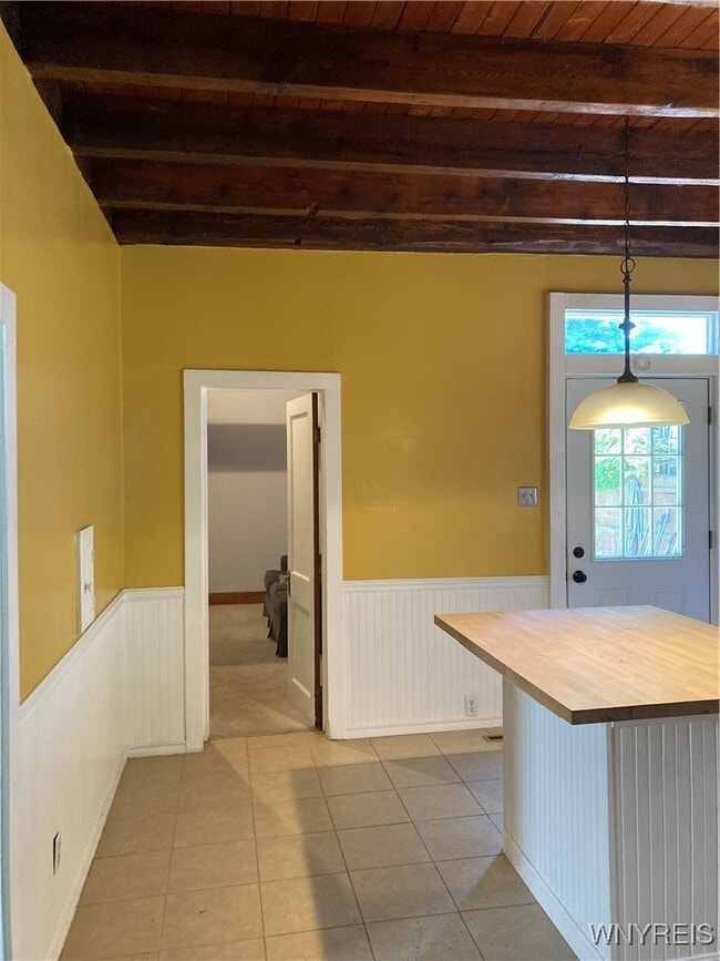 Photo - 21 College St