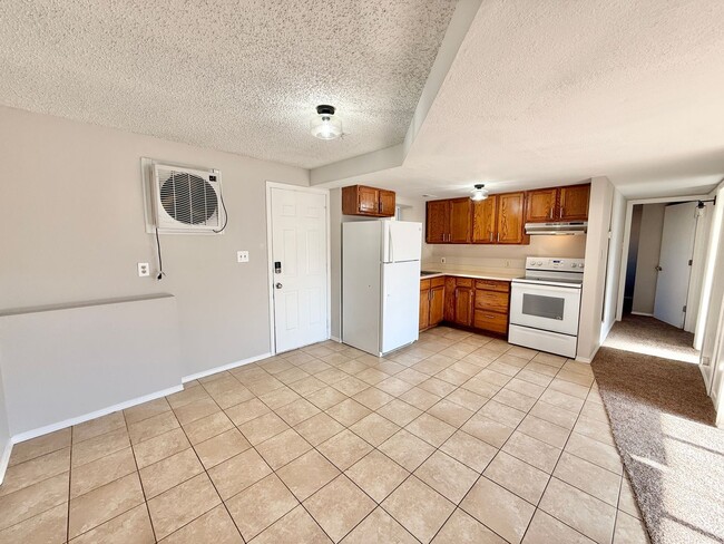 Photo - 603 W Routt Ave Unit B