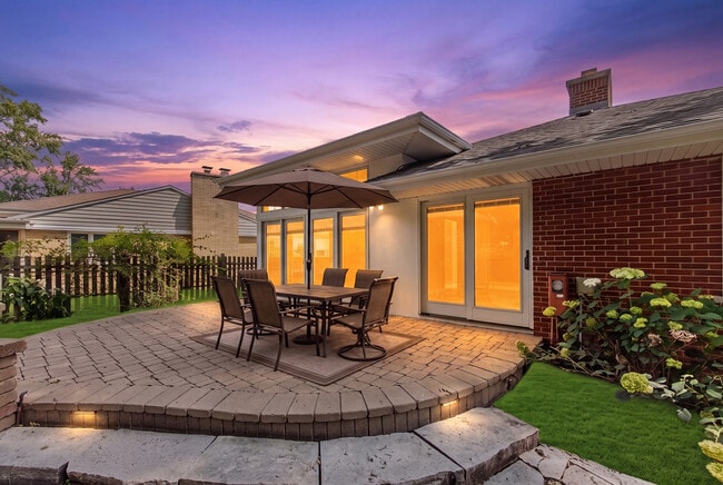 Photo - 924 Brookline Ln