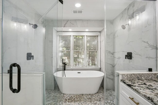 Photo - 1536 Oak Grove Rd