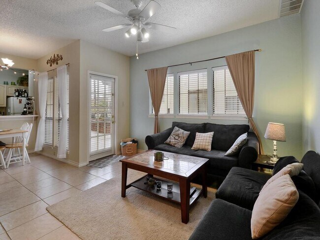 Photo - 3001 Cedar St Unidad 117