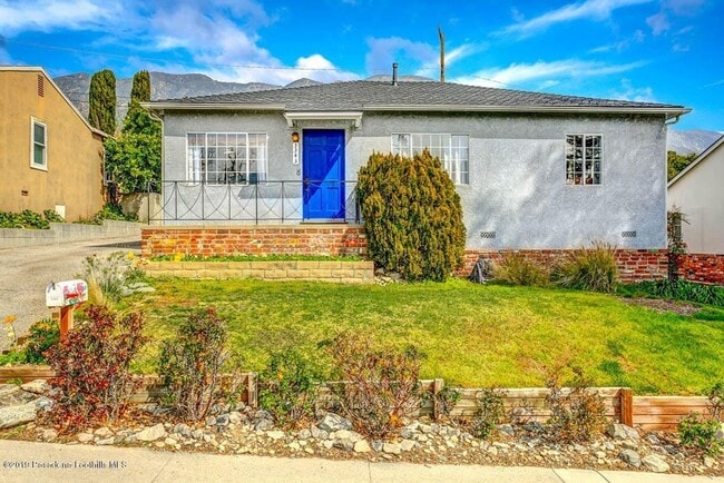 Photo - Beautiful 3 bed 2.5 Bath House- La Crescenta/Glendale