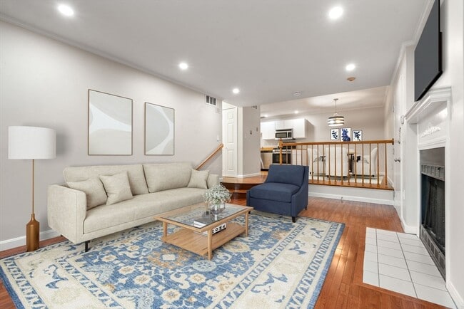 Building Photo - 1216 VFW Parkway Unit 40