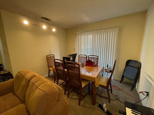 Photo - Campus View Apt-Walking Distance to UGA!