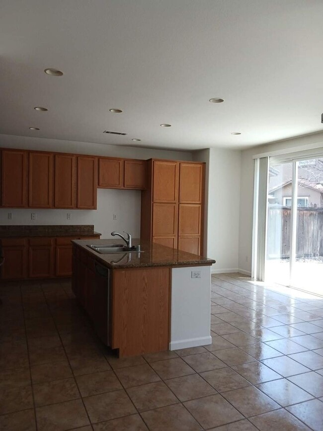 Photo - 2435 Hanson Dr