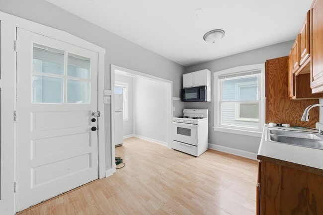 Photo - 5301 W Winona St Unit 2