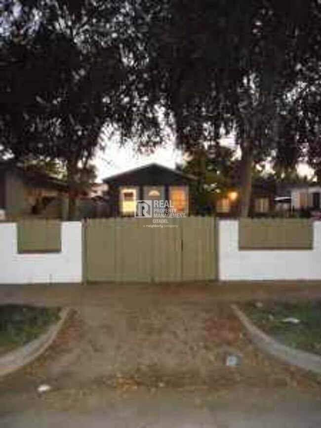 Building Photo - 172 E Claremont St