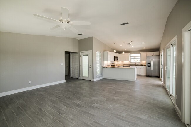 8601 E Bay Dr Unit 3