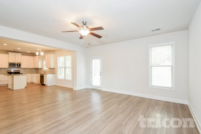 Photo - 91 Limerick Wy