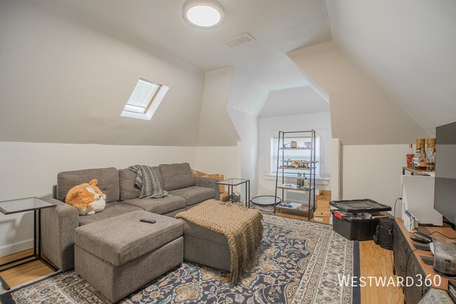 Photo - 4948 N Winchester Ave Unit #3