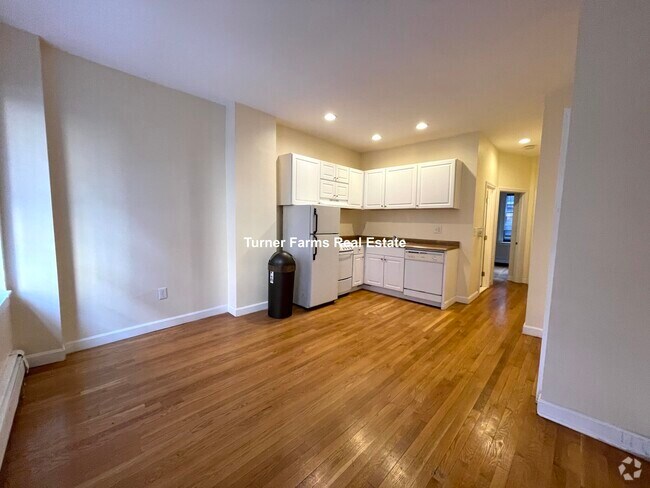 Building Photo - 28R Phillips St Unit 1 Rental