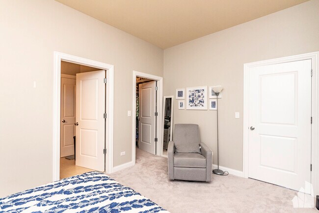 Photo - 1815 N Milwaukee Ave Unit 201