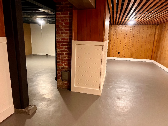 Photo - 15 S Clinton St