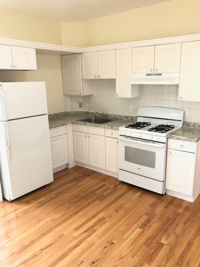 Building Photo - 5 Buckley Ave