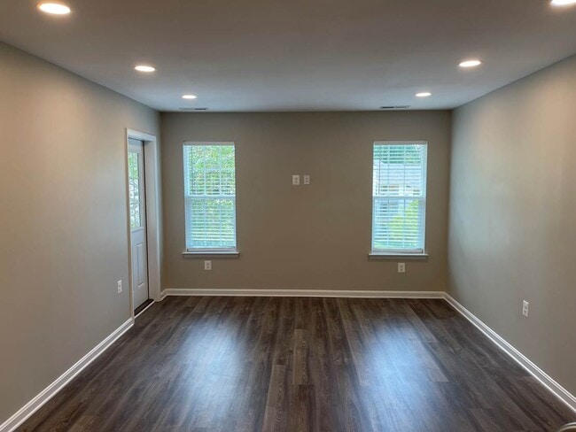 Photo - Clarys Crossing