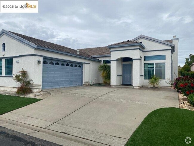 Building Photo - 1575 Summerland Way Rental