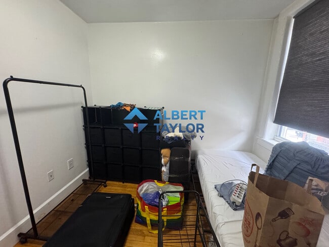 Building Photo - 166 Endicott St Rental
