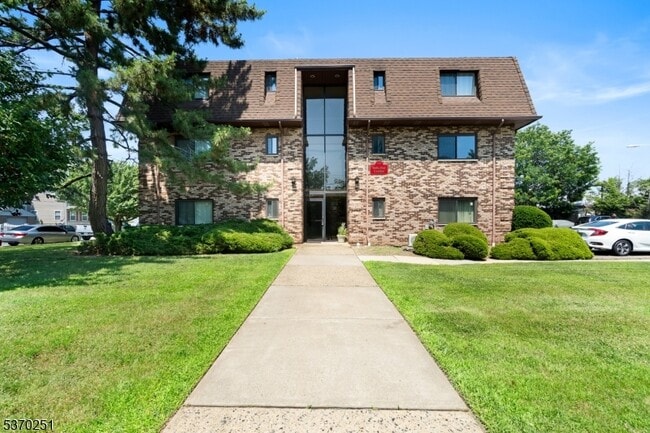 Building Photo - 110 Newark Ave Unit 4-4 Rental