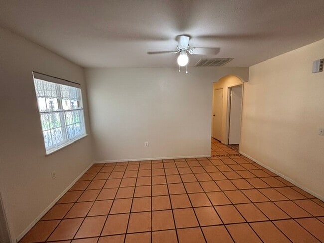 Photo - 2087 S 9th St