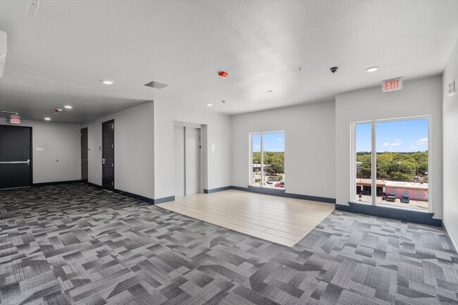 Photo - Luxury Burnet Road Condominium For Rent